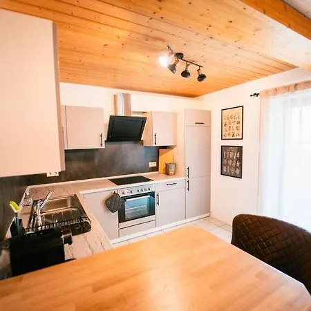 Albpanorama Mit Infrarotsauna Und Gartenblick *